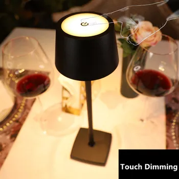 Šiuolaikinė Juodojo aukso lauko led stalo lempa žingsnis-mažiau tamsos įkraunamas LED stalinis žibintas Viešbutis Naktiniai Baro Stalo Lempa usb 5200mA